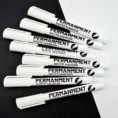 Caneta-Marcadora-de-Tinta-Acr-lica-Branca.png