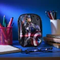 Estojo-Escolar-Capitao-America-100-Lapis-1-2.webp
