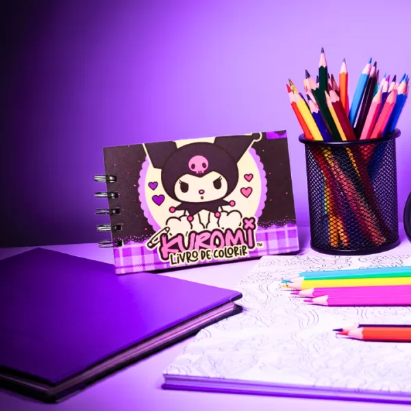 Mini-Caderno-de-Colorir-Kuromi-Vers-o-de-Bolso-2.png