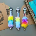 Caneta-6-Cores-com-Pom-Pom-de-Panda-3.png