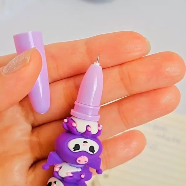 Caneta-Gel-Ponta-Fina-Kuromi-Sanrio-Girat-ria-8.png