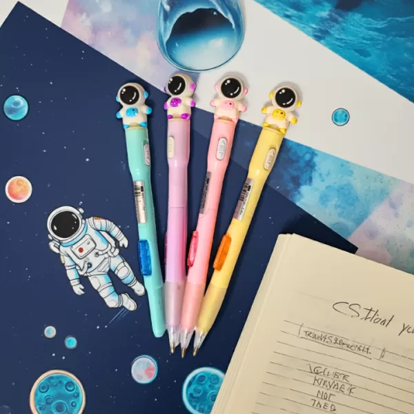 Lapiseira-Astronauta-0-5mm-com-Luz-de-LED-1-1.png