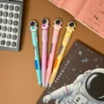 Lapiseira-Astronauta-0-5mm-com-Luz-de-LED-2-1.png