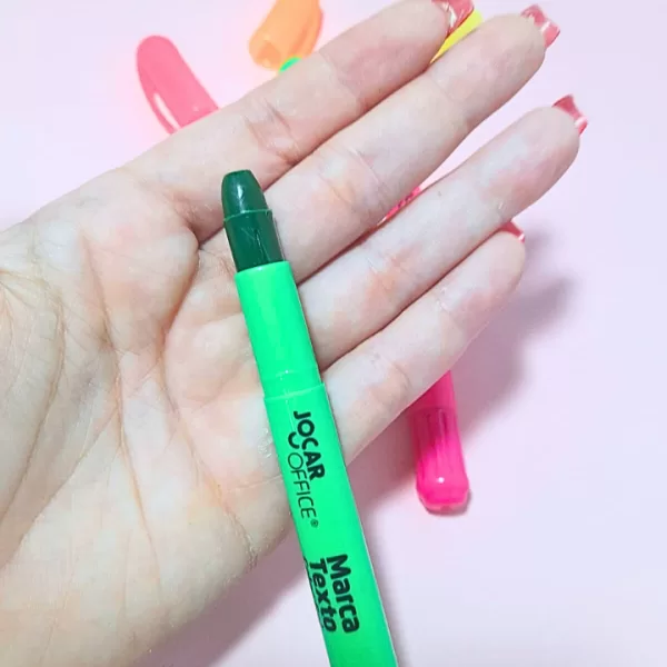 Marca-Texto-em-Gel-Ideal-para-B-blias-e-Pap-is-Finos-2.png Marca-Texto-em-Gel-Ideal-para-B-blias-e-Pap-is-Finos-2.png