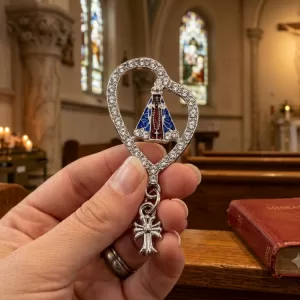 Broche Nossa Senhora Aparecida Prateado