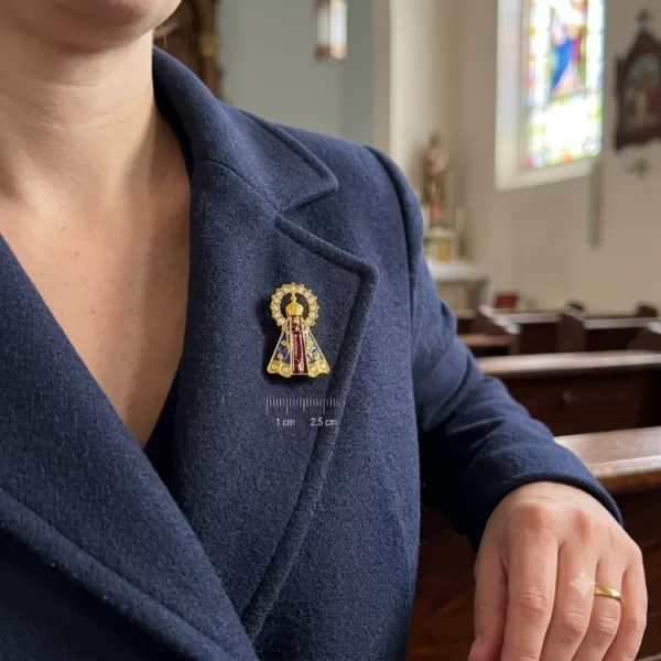 Broche-Nossa-Senhora-de-Nazar-prata-8.png