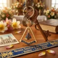Chaveiro-Nossa-Senhora-de-Nazar-Dourado-com-Cristais-4cm.png
