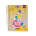 Caderno-Universit-rio-12-Mat-rias-Capa-Dura-LHAMA-com-Espiral-Dourado-Baag-240-Folhas-1.png